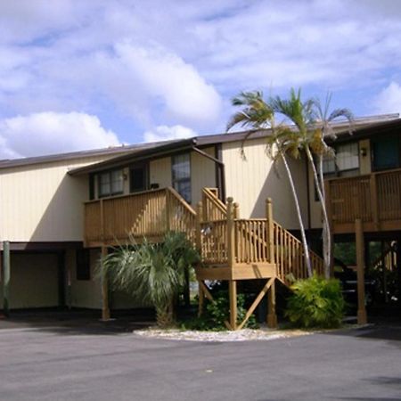 River Wilderness Waterfront Cabins เอเวอร์เกลดส์ซิตี้ ภายนอก รูปภาพ