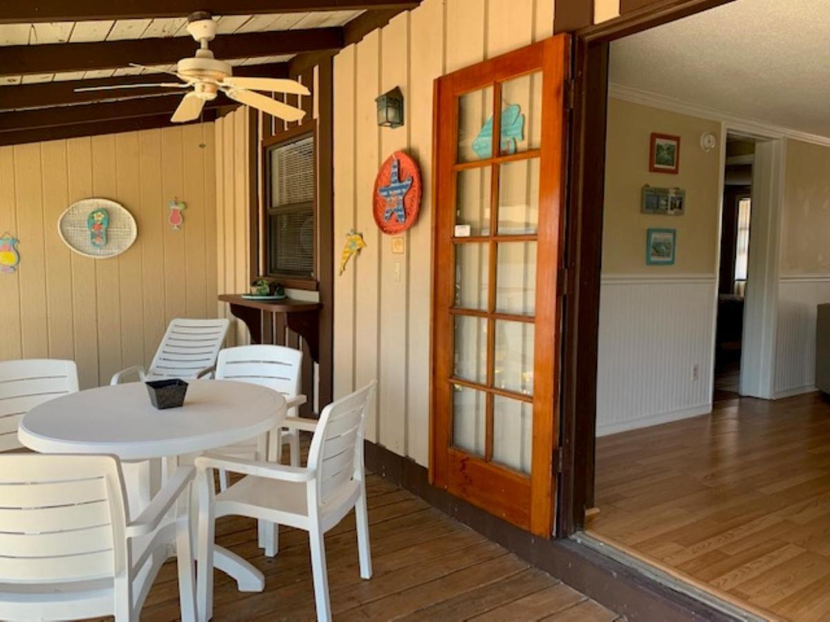 River Wilderness Waterfront Cabins เอเวอร์เกลดส์ซิตี้ ภายนอก รูปภาพ